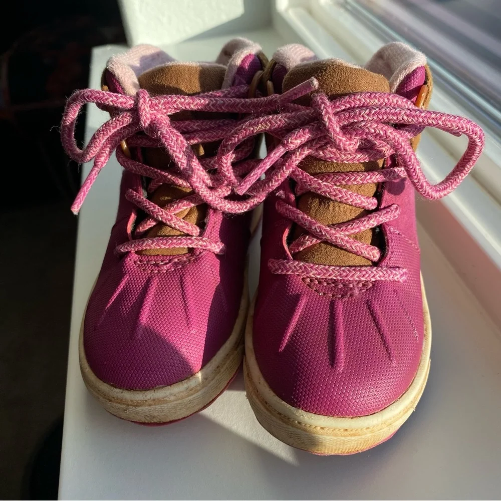 OshKosh B’gosh Toddler Winter Boots Pink Lace-Up Size 5